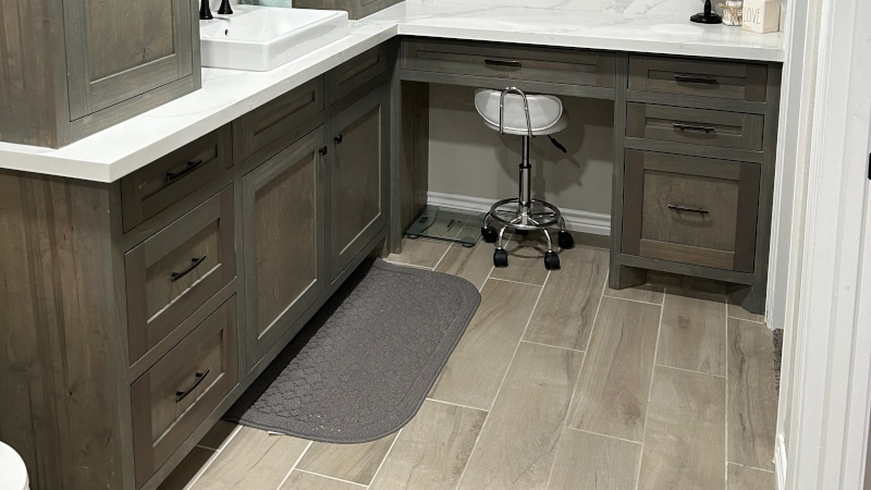Cabinets in Highlands, Texas